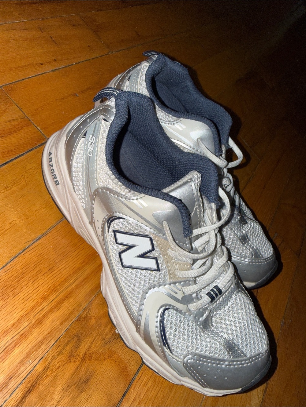 New Balance 530 Kids Silver and Navy Mesh Sneakers